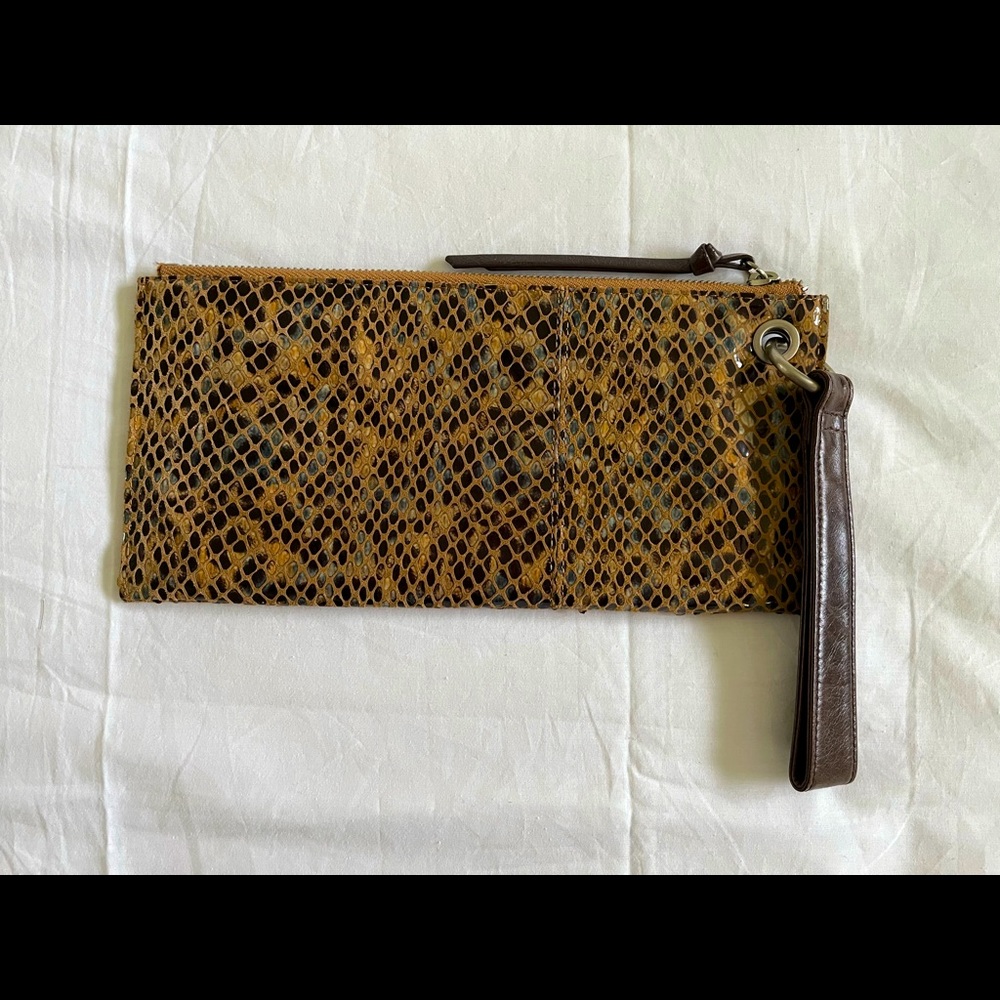 Beautiful New Hobo Vida snake Wristlet